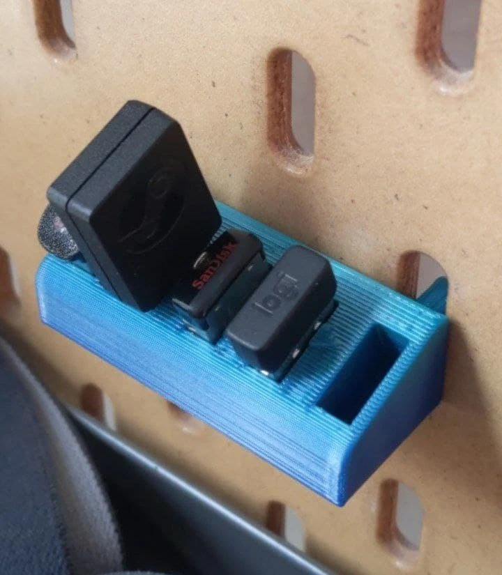 Держатель USB-накопителей SKÅDIS