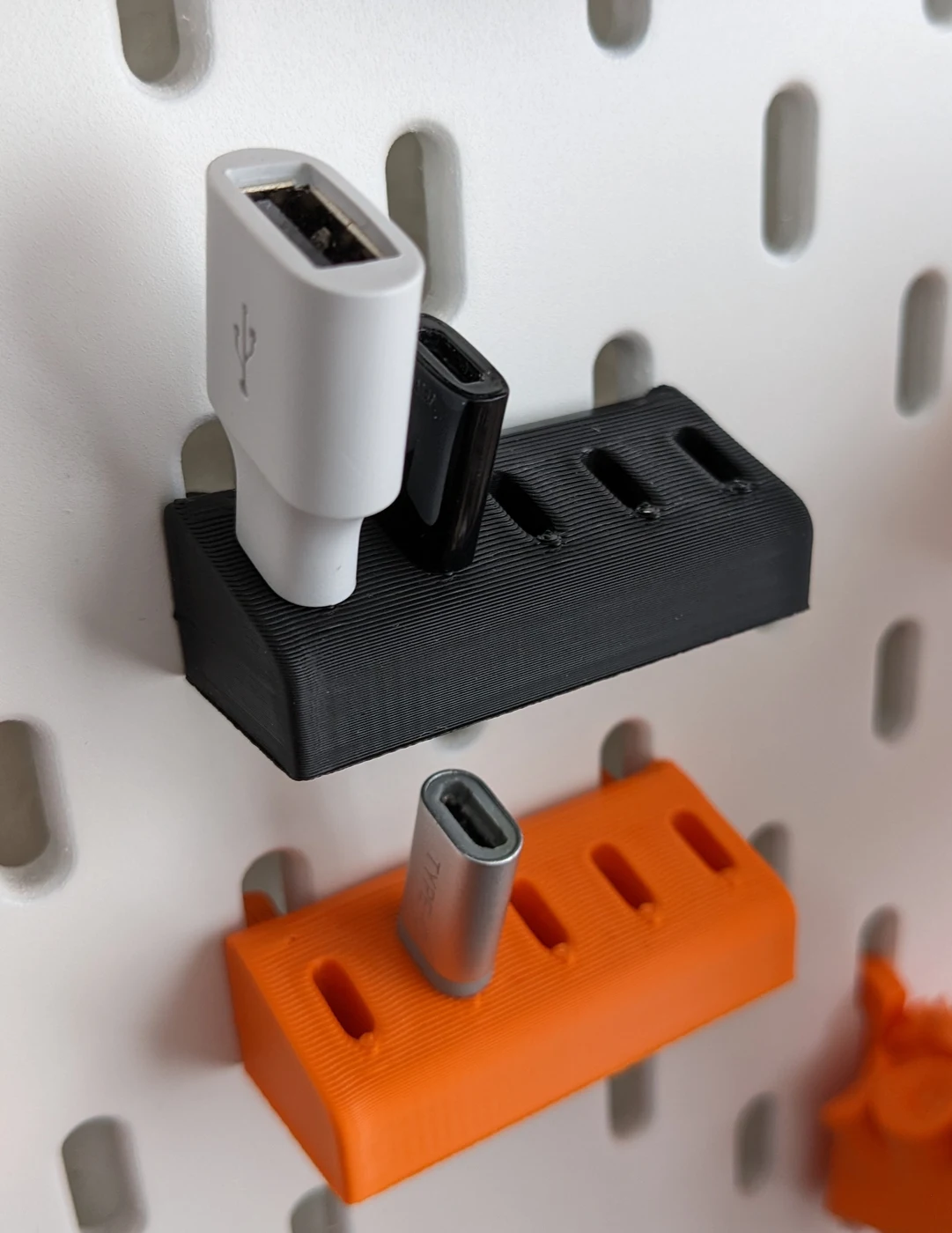 Держатель USB-C SKÅDIS