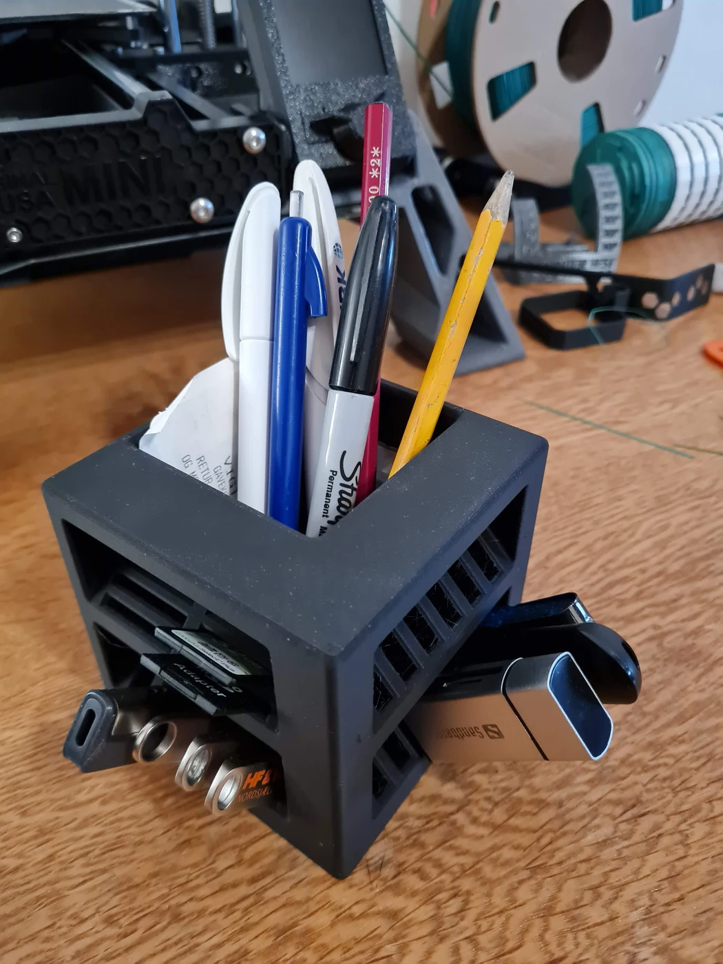 Органайзер USB, SD и ручек