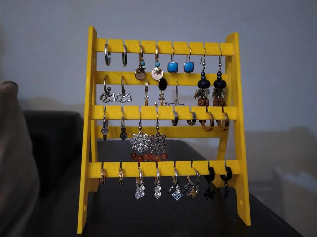 Earring Stand — фото автора YZC DESIGN