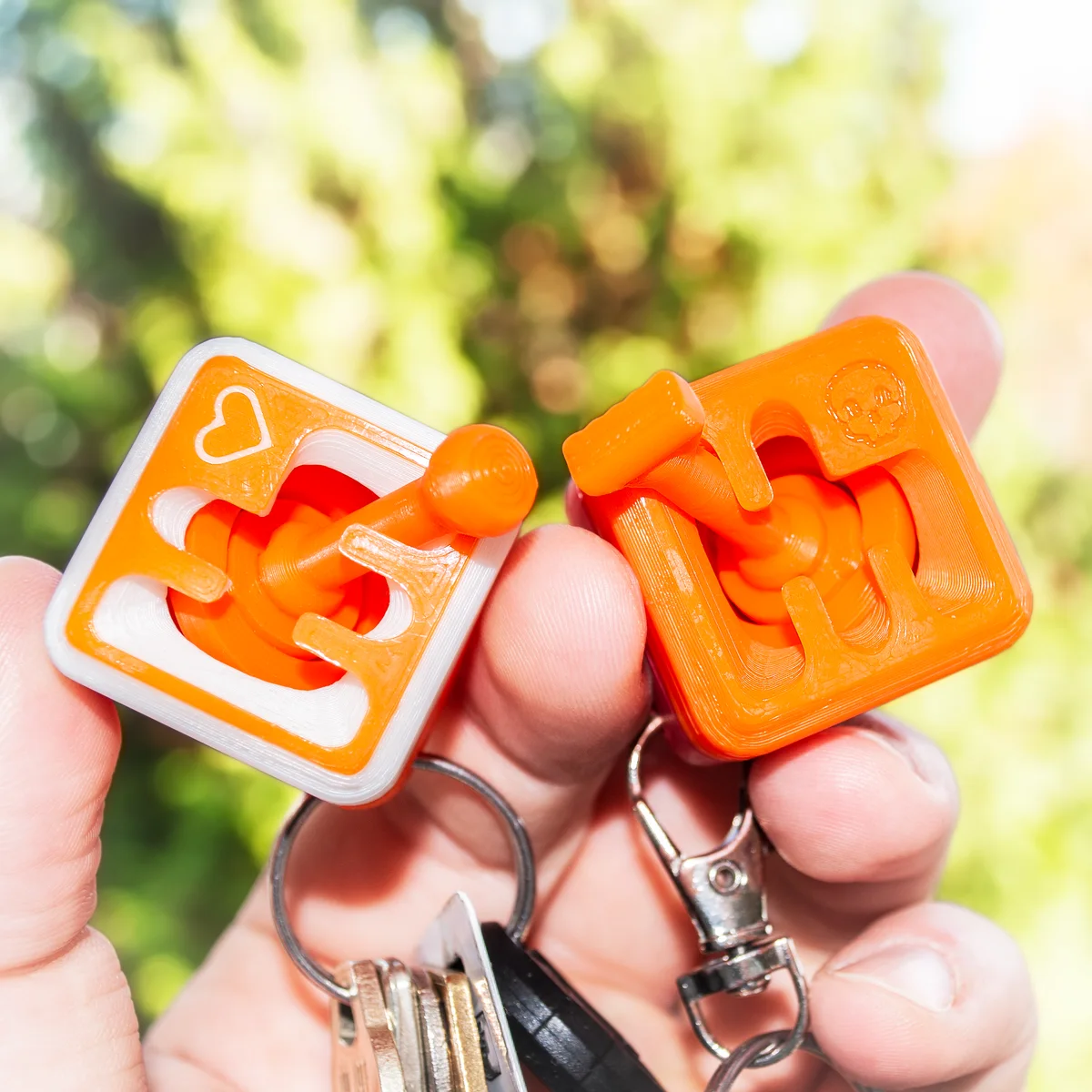 Customizable Stickshift Keychain Fidget (Gyroscopic and Magnetic, .blend included) — фото автора Echolalia